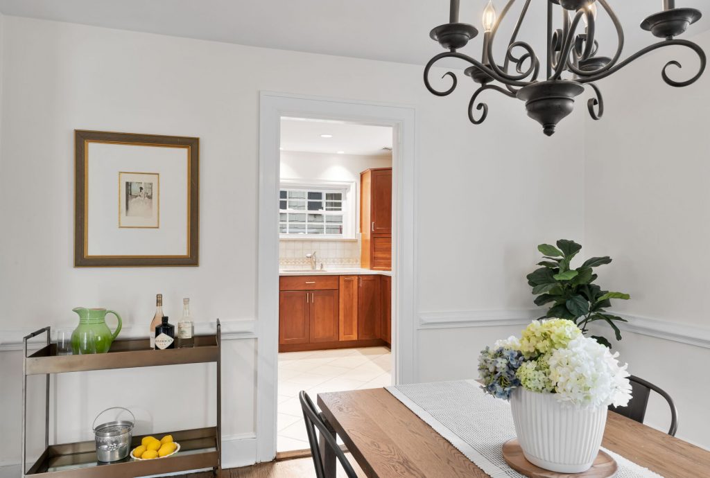 ho-ho-kus-nj-staged-dining-room